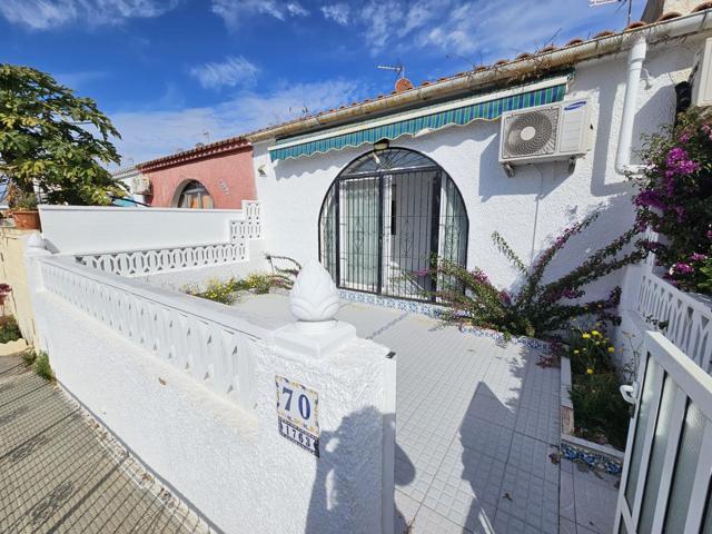 Bonito bungalo en Urbanizacion San Luis photo 0