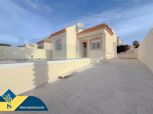 Torre Del Moro! Espectacular chalet independiente con amplio solarium y piscina privada photo 0