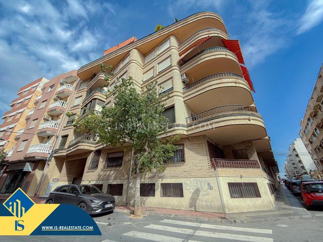 Ramon Gallud! Amplio con excelente distribución de espacios con terraza confortable (230 mts playa) photo 0