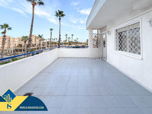 Torreblanca! Fantastico piso con gigantesca terrazas e increibles vistas frontales al mar + Piscina photo 0