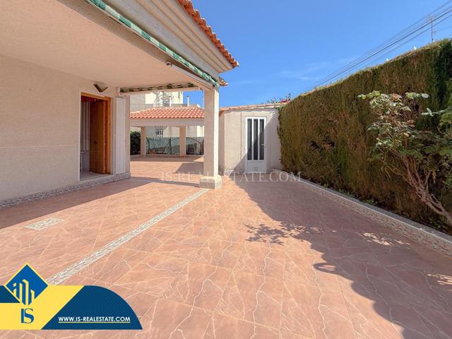 Espectacular chalet con 6 dormitorios y amplia parcela! Sin gastos de comunidad photo 0