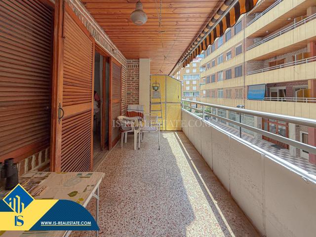 Oportunidad! Amplio apartamento con enorme terraza y vistas laterales al mar+ Garaje cerrado photo 0