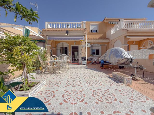 Los altos! Fantastico chalet con amplia parcela y gran solarium privado + Piscina comunitaria photo 0