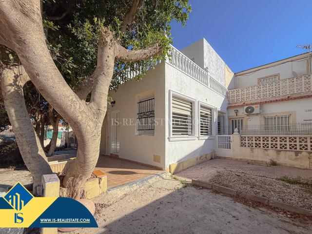 Amplia Casa completamente reformada con excelente distribución de espacios photo 0