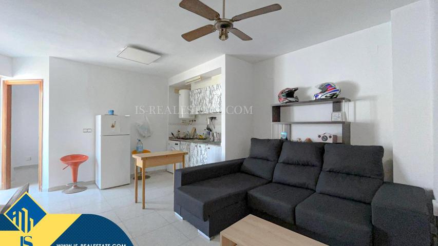 Precio Especial! Interesante Apartamento con vistas despejadas a 300 metros del paseo marítimo! photo 0