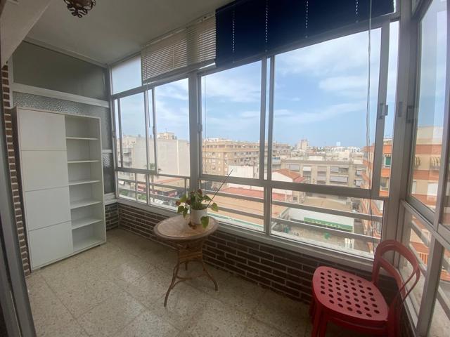 Gran apartamento de 3 habitaciones y amplia terraza photo 0