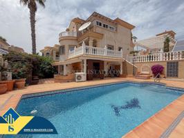 Fantastica Villa con 400 mts de parcela, gran piscina privada , sauna y excelentes vistas abiertas photo 0