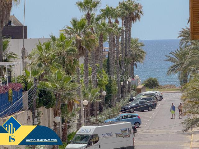 La Veleta! Acogedor apartamento exterior , con amplia terraza y vistas laterales al mar ubicación en urbanización exclusiva con piscina a 150 metros del mar photo 0