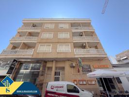 Estupendo apartamento con 3 dormitorios y 2 baños + amplia terraza a 200 metros de la playa photo 0