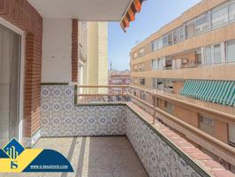Precio Especial! Acogedor apartamento completamente exterior y lleno de luz natural + Amplia terraza con vistas laterales al mar photo 0