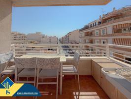 Oportunidad! Espectacular apartamento reformado y con amplios espacios + Terraza grande con vistas despejadas y laterales al mar photo 0