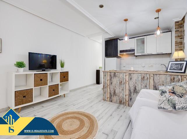¡Oportunidad! Fantástico apartamento completamente reformado con excelente diseño y preciosa piscina comunitaria photo 0