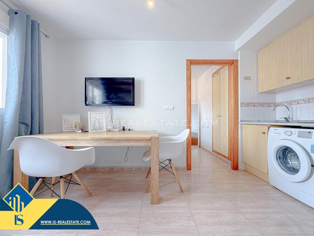 Super Precio! Magnifico apartamento con vistas despejadas y piscina comunitaria a 650 mts del mar photo 0