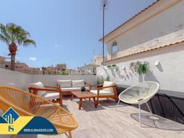 Calas Blancas! Estupendo ático dúplex con increíble diseño y amplio solárium con vistas panorámicas y al mar + 3 piscinas comunitarias photo 0