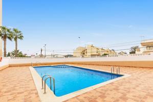 Novedad! Apartamento impecable con amplia terraza y excelentes vistas despejadas + Gran piscina comunitaria photo 0