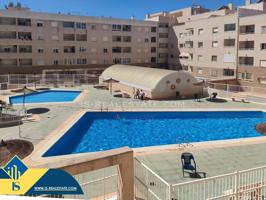 ¡Oportunidad! Fantástico apartamento reformado, con piscina comunitaria+ Garaje y Trastero incluido en el precio! photo 0