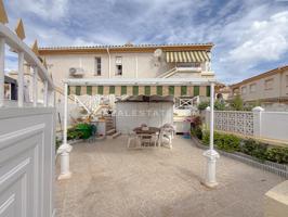 Torreblanca! Atractivo Bungalow con Gigantesca Terraza en Urbanización Exclusiva con Piscina Comunitaria photo 0