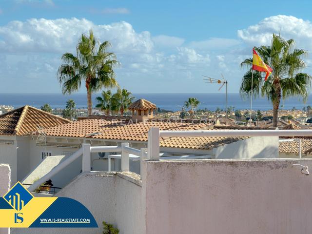 Los Altos! Impresionante pareado con amplio solarium y espectaculares vistas frontales al mar + Piscina comunitaria photo 0