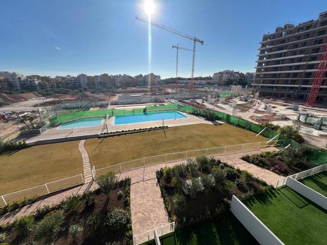 Moderno apartamento con trastero, garaje y piscina comunitaria en Punta Prima photo 0