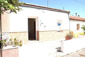 Unifamiliar Pareada En venta en Orihuela photo 0