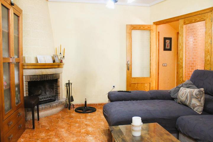 Unifamiliar Pareada En venta en Orihuela photo 0