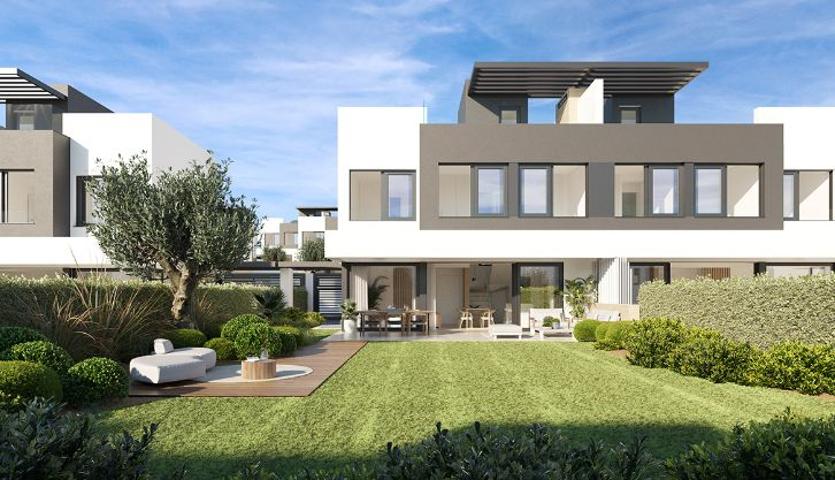 Unifamiliar Pareada En venta en Estepona, Estepona photo 0
