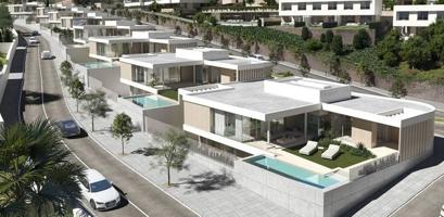 Casa En venta en Estepona photo 0