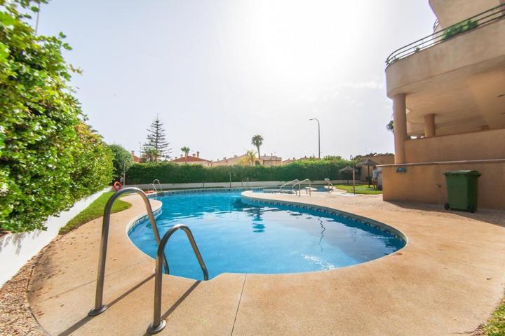 Piso En venta en Urbanización Los Delfines, Salobreña photo 0