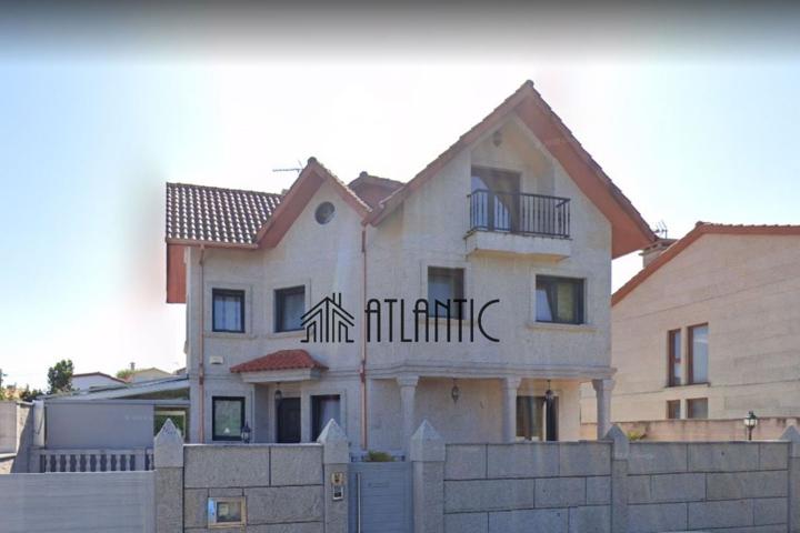 Unifamiliar En venta en Bouzas, Vigo photo 0