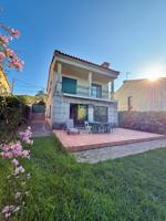 Unifamiliar En venta en Darbo, Cangas photo 0