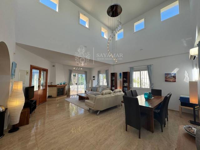 Villa En venta en Sayalonga photo 0