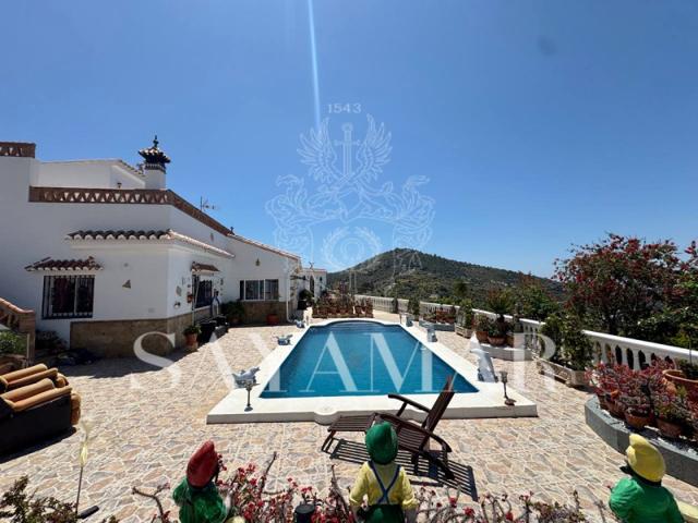 Villa En venta en Sayalonga photo 0