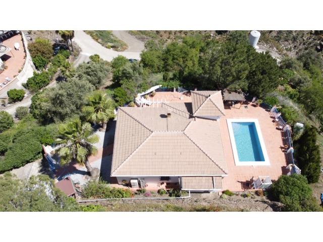 Villa En venta en Sayalonga photo 0