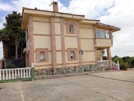Casa-Chalet en Venta en Lucillos Toledo photo 0