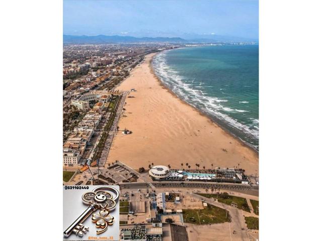 Amplio piso con terraza en una de las zonas con más encanto y proyección de Valencia photo 0