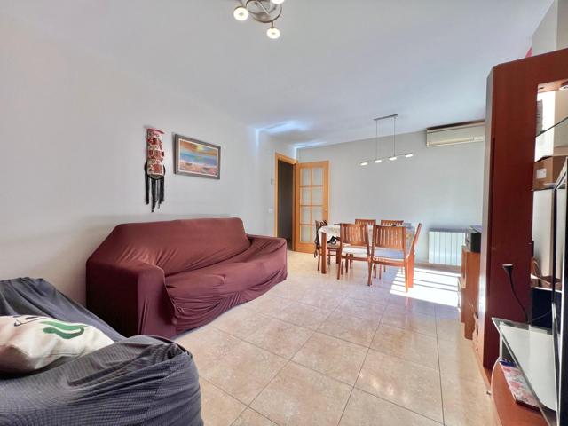 Piso en venta con Parking incluido junto a zona centro de Mollet photo 0