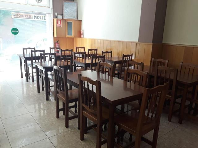 Amplio local Bar-Restaurante en venta en pleno centro de Montmeló. photo 0