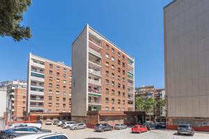 Magnífico piso con 4 habitaciones y pk privado photo 0