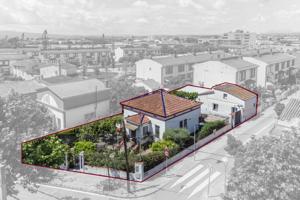 ¿Buscas una casa con carácter, espacio y potencial en Montmeló? photo 0