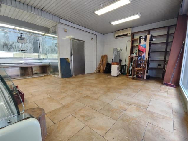Local comercial con cámara frigorífica en venta photo 0