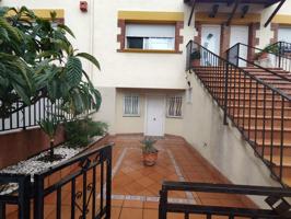 MARAVILLOSA CASA EN EL BARRIO DE LA CUCURNY! photo 0
