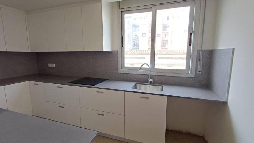 Segundo piso bajo cubierta con dos terrazas a la venta en Granollers photo 0