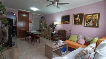 Planta baja de 2 habitaciones con balcón en venta en Mollet del Vallés photo 0