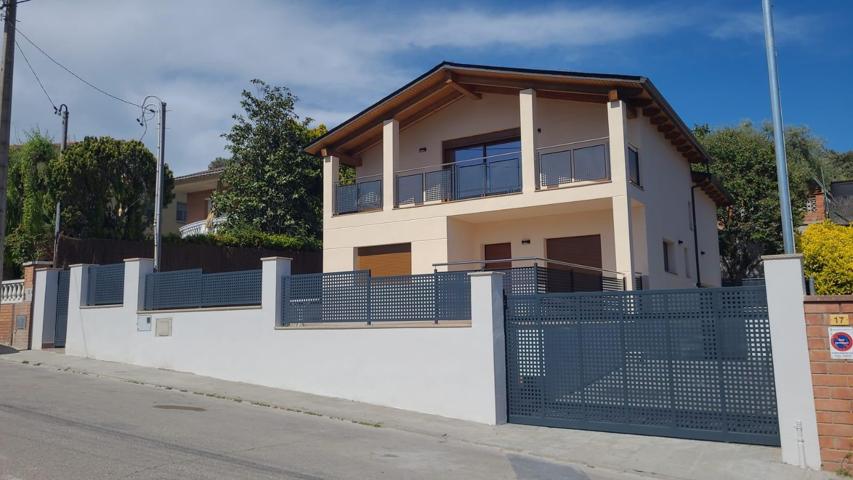 Estrena espacio, luz y comodidad en esta casa de obra nueva photo 0