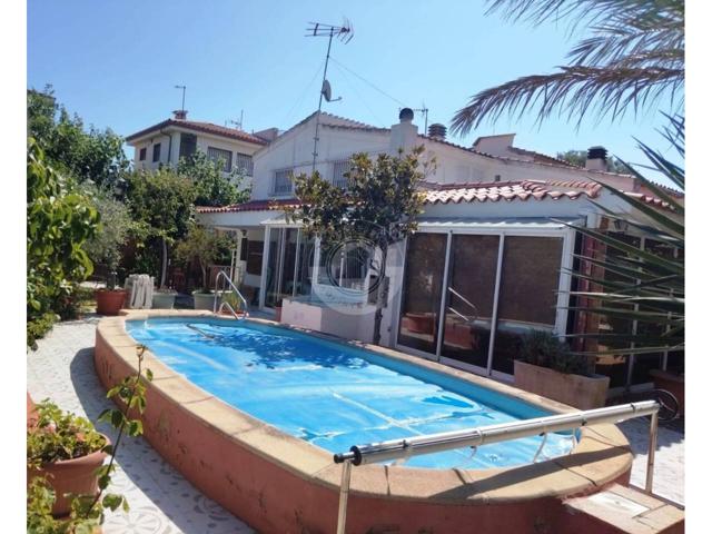 Magnífico pareado con piscina privada photo 0