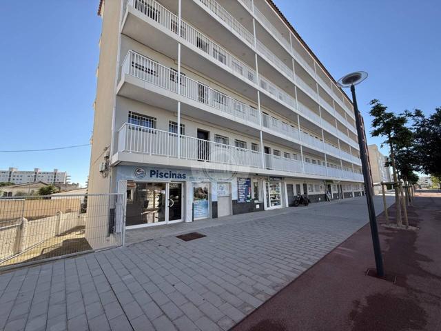 Piso muy bien situado y reformado photo 0