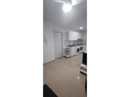 Se vende amplio piso en el centro de Granada con 4 dormitorios y 3 baños photo 0