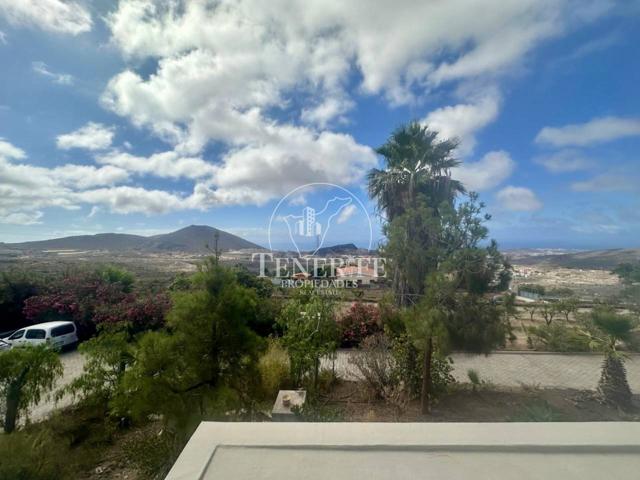 Finca agrícola con 2 casas, piscina y vistas al mar en San Miguel de Abona photo 0