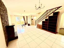 Venta de Adosado Dúplex | 3 Habitaciones | 2 Baños | Terrazas con Vistas | Garaje Cerrado photo 0