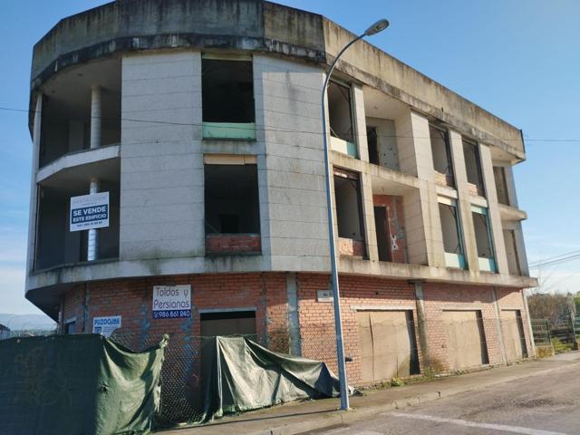 Edificio en venta en Salvaterra de Miño photo 0